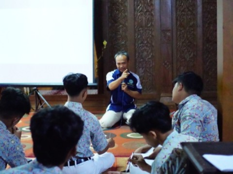 Pelatihan Kepemimpinan Bentuk Karakter Siswa: LDK IPM SMK Mu